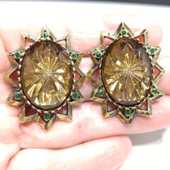 Vintage Emmons Molded Topaz Glass Clip Earrings, Green Rhinestone Accents - Picture 6 of 10